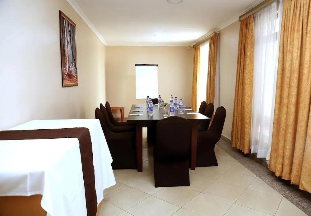 La Cour Hotels and Apartments Cooper