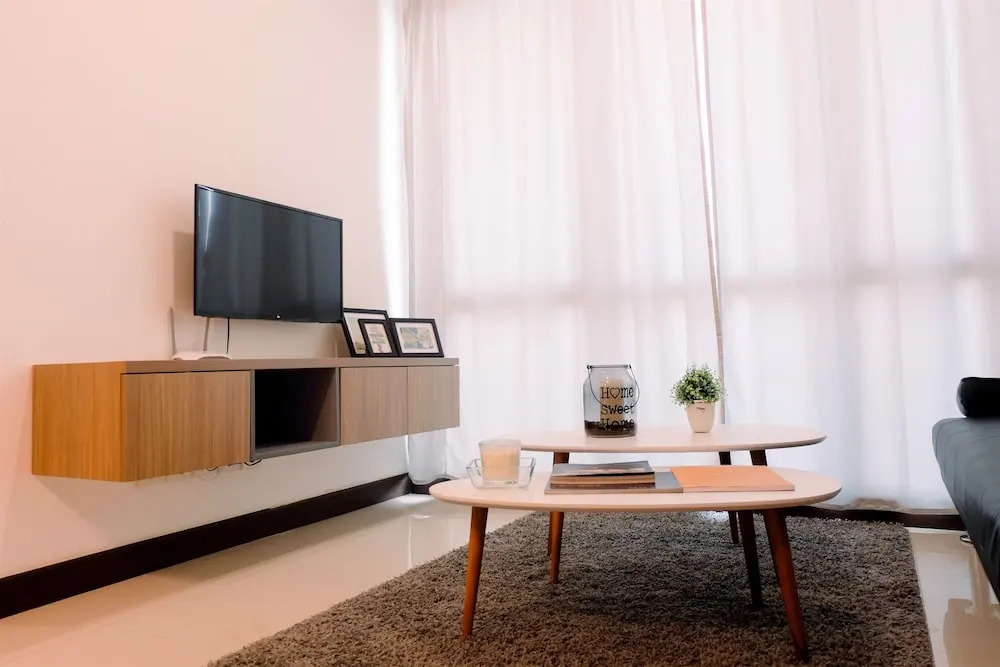 Modern Looks And Homey 2br Gallery West Apartment