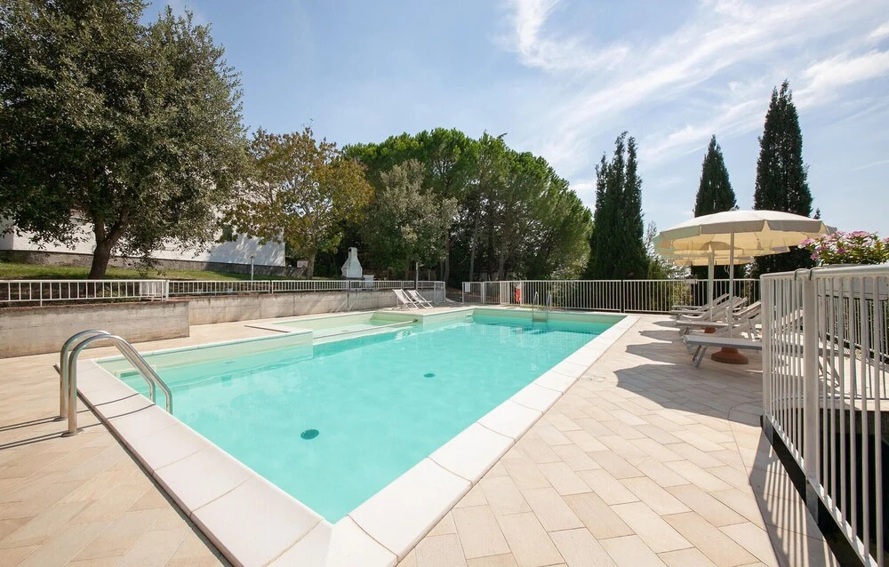 Beautiful Apartment in Pieve di Santa Luce With 1 Bedrooms, Wifi and Outdoor Swimming Pool