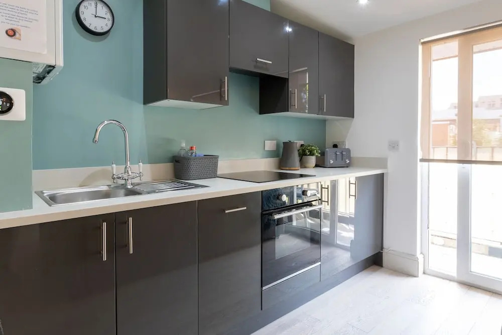 Cosy one bedroom apartments with free evening parking