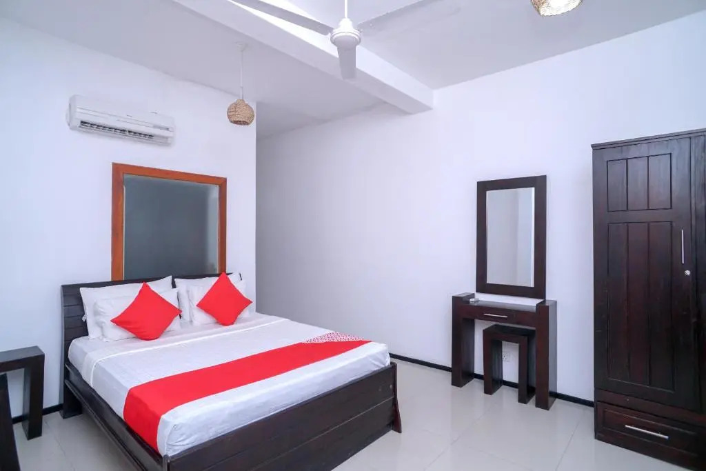PRANA Beach Hotel Hikkaduwa