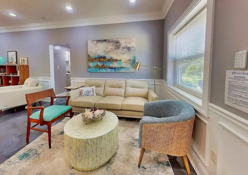 Spacious Dog-friendly House Near Beaches, Historic Downtown W/beach Access