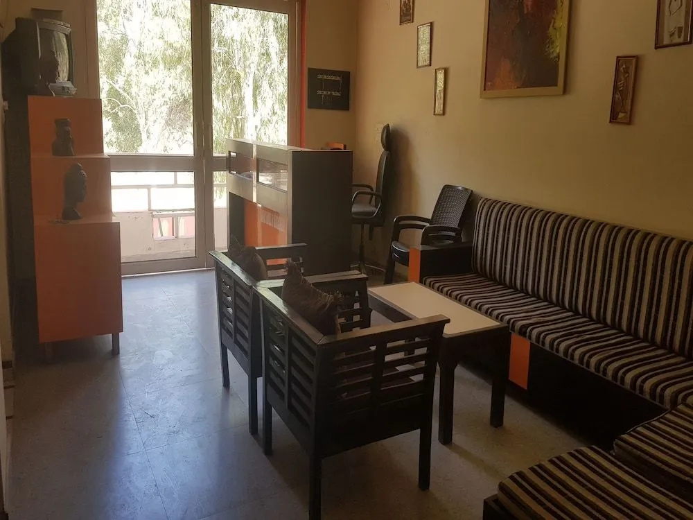 Oyo 36189 Dawat Hotel