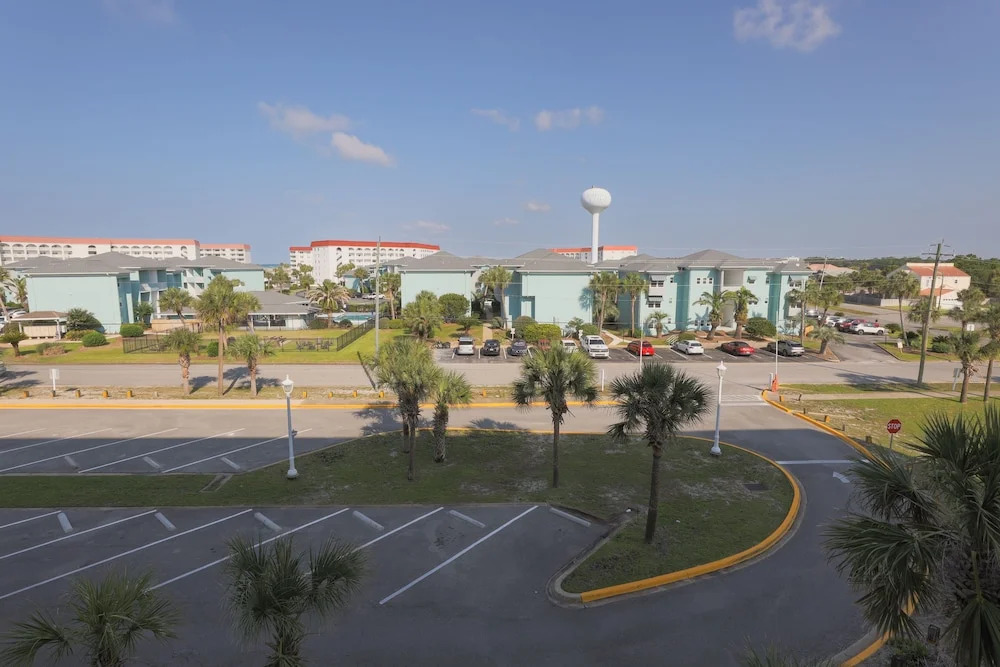 Seacrest 413 is a 2 BR Gulfside on Okaloosa Island by RedAwning