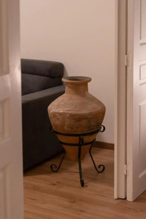 Charming 3bd apt. close to metro