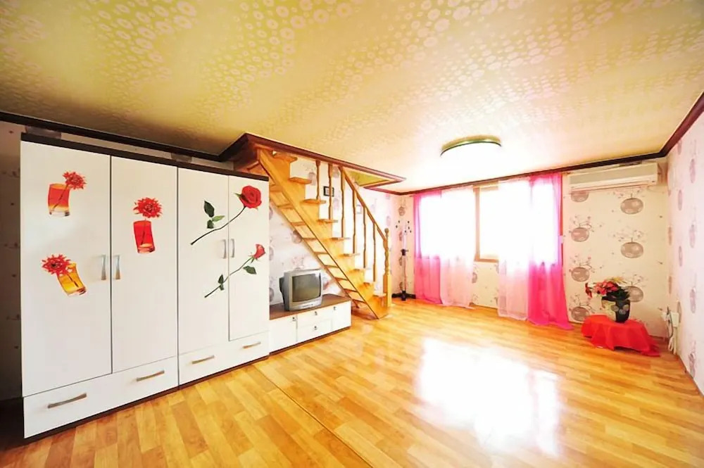 Star Song Pension