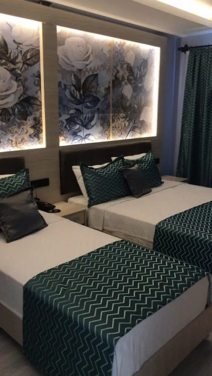 Josef Hotel