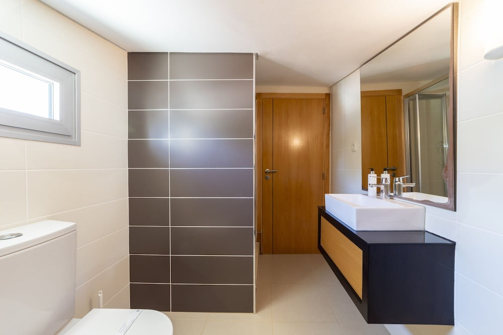 Maria in Albufeira With 6 Bedrooms and 5 Bathrooms