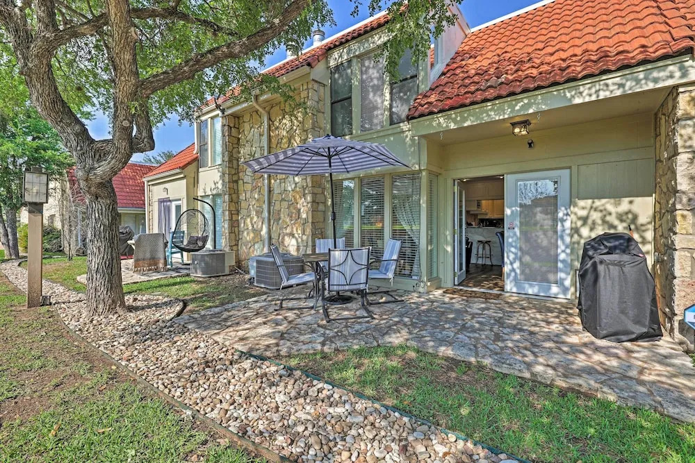 Modern Townhome w/ Patio, Next Door to Resort