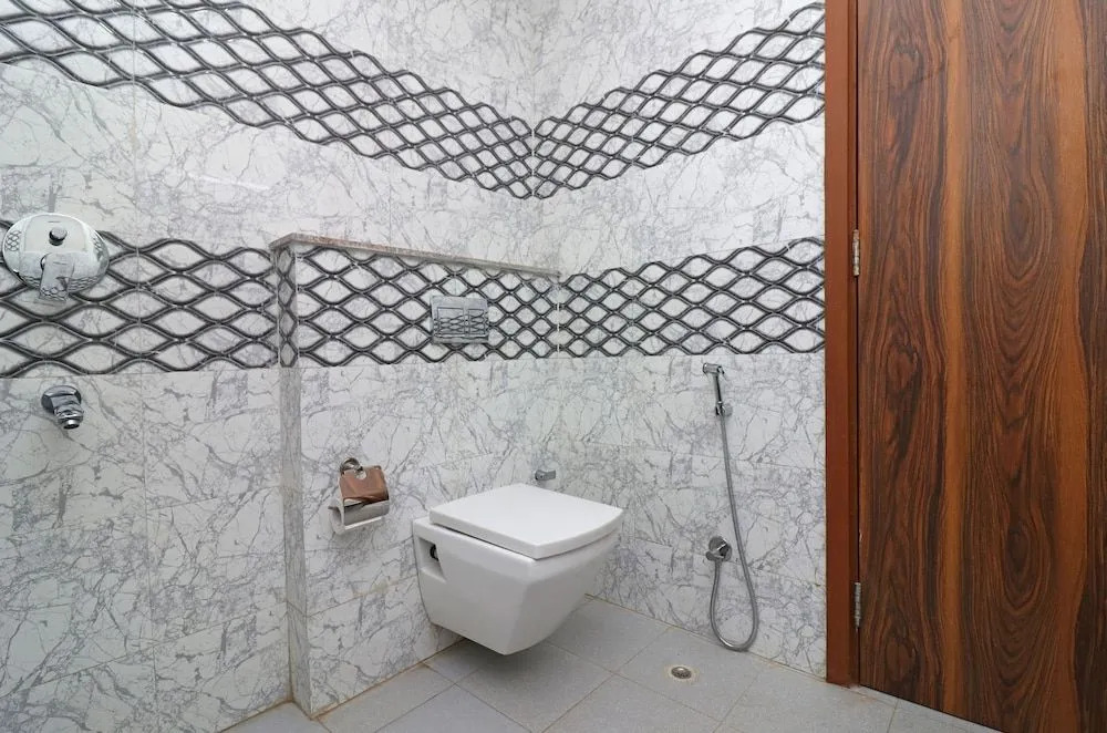 Oyo 18836 Orchid Suites