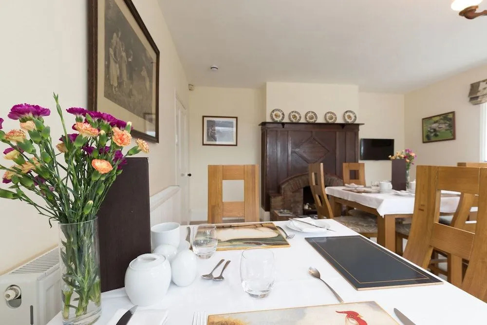 Whitethorn Bed and Breakfast