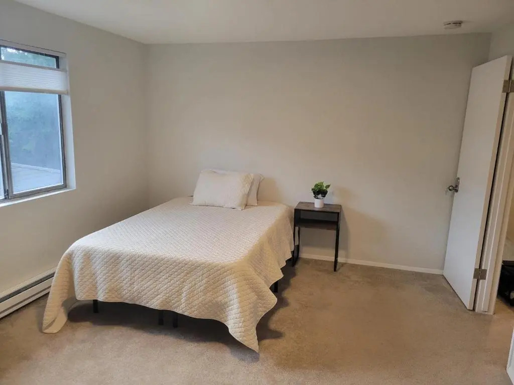 Fresh Top Floor Apartment w/ Balcony