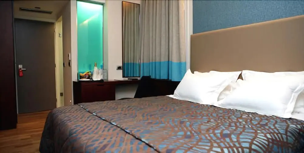 Victoria Hotel