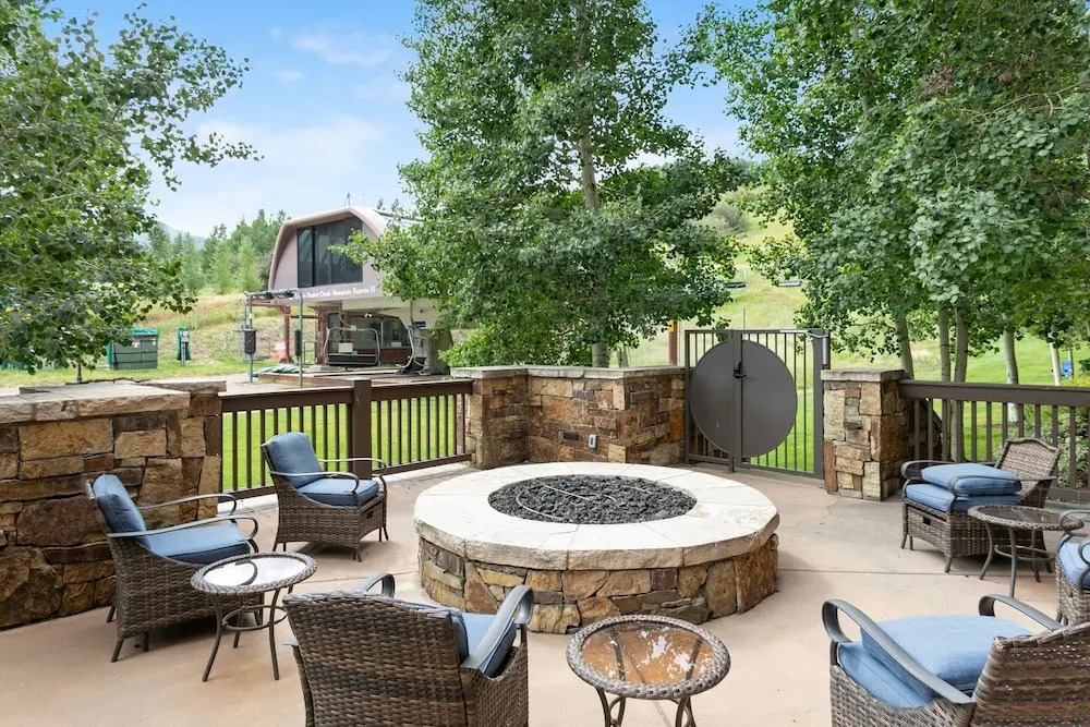 B107 Beaver Creek Landing 3 Bedroom Condo by RedAwning