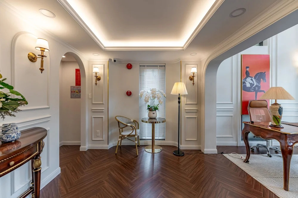 Golden Sun Apartment & Hotel