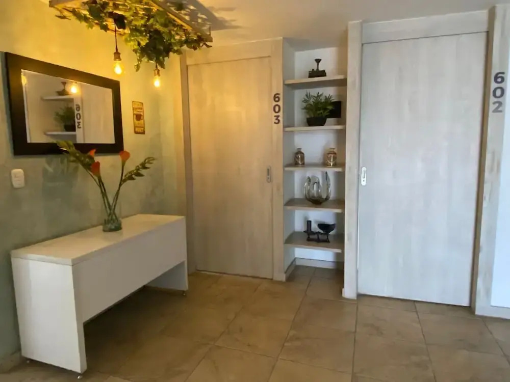 Tauro Black Suites