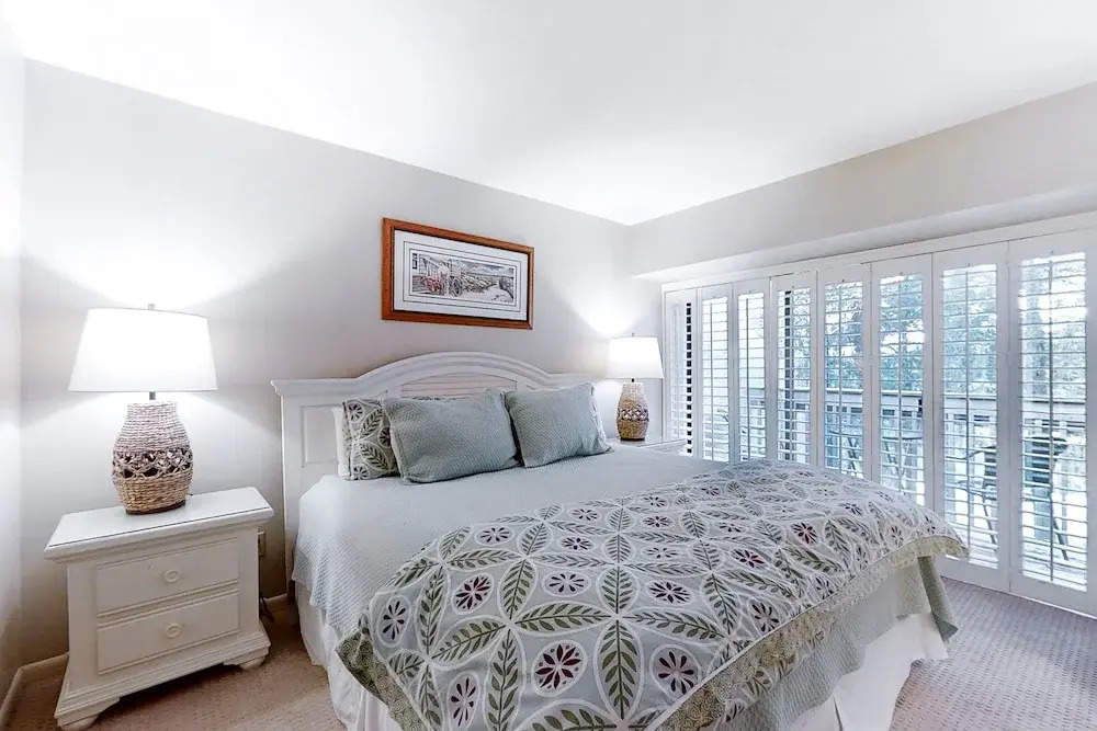 Dog-friendly Oceanfront Getaway With Shared Pool & Central AC