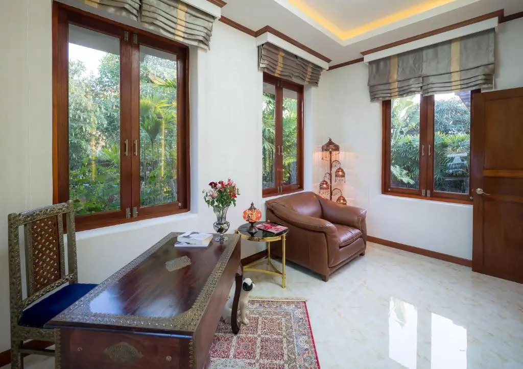Modern Love Villa