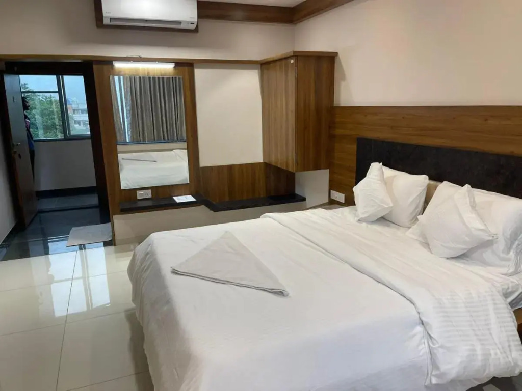 Hotel Chiranjeevi Kolhapur