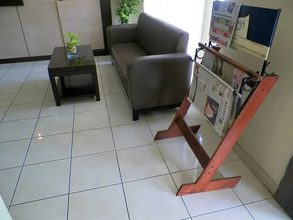 RedDoorz Jalan Sriwijaya near Polda Jateng