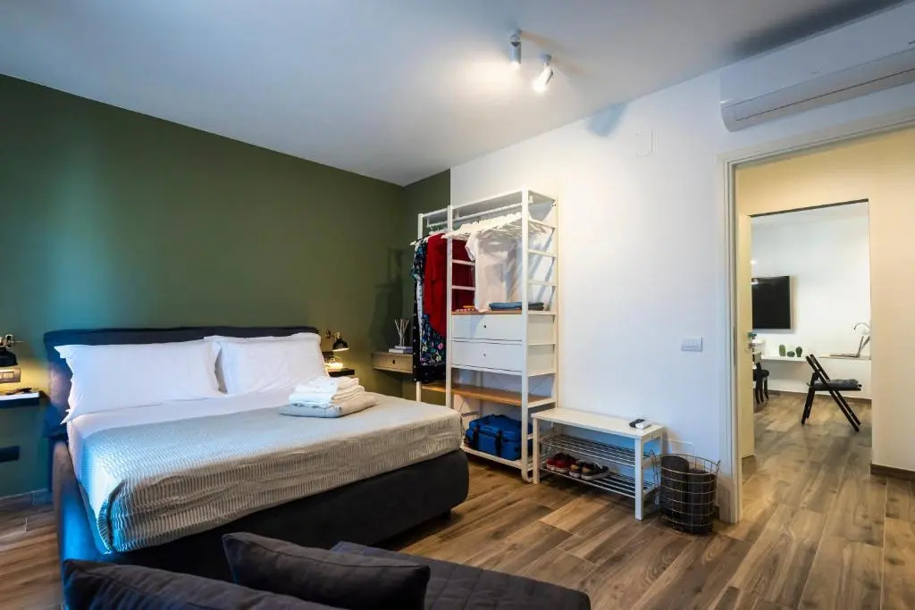 Alga 5-Star Boutique Apartment Steps from the Sea