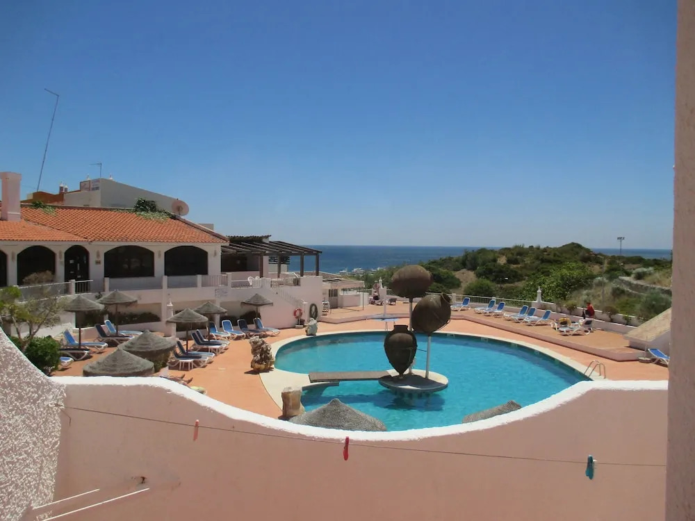 Apartamentos Salema Praia Club