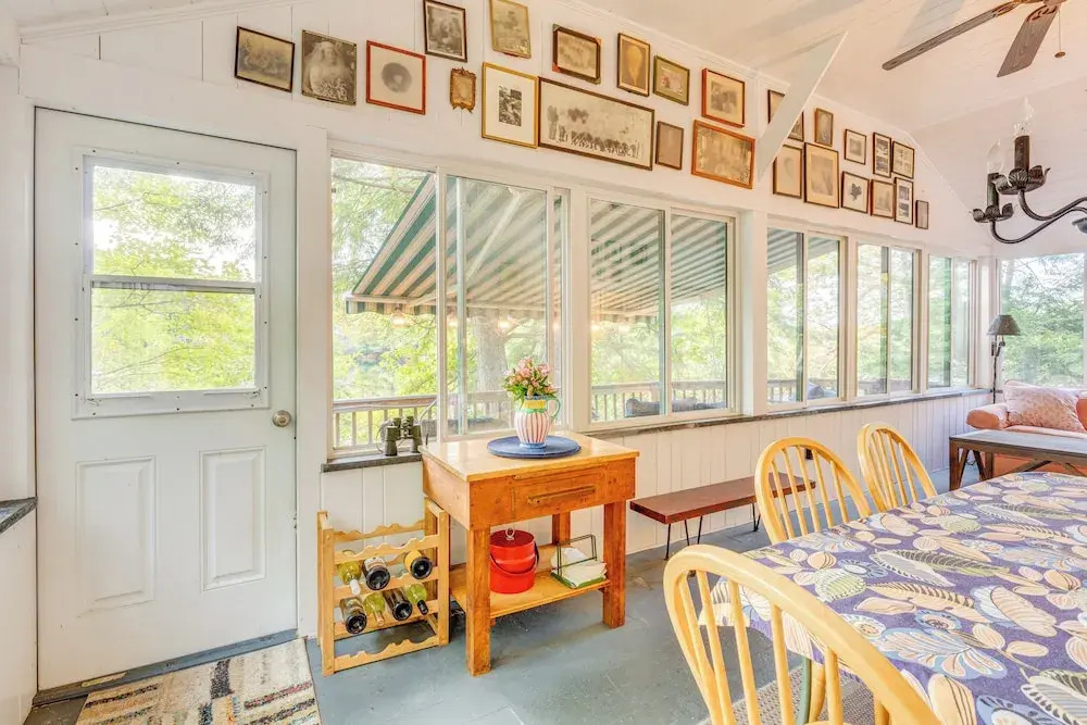Idyllic Lakefront Cottage Near Mount Sunapee