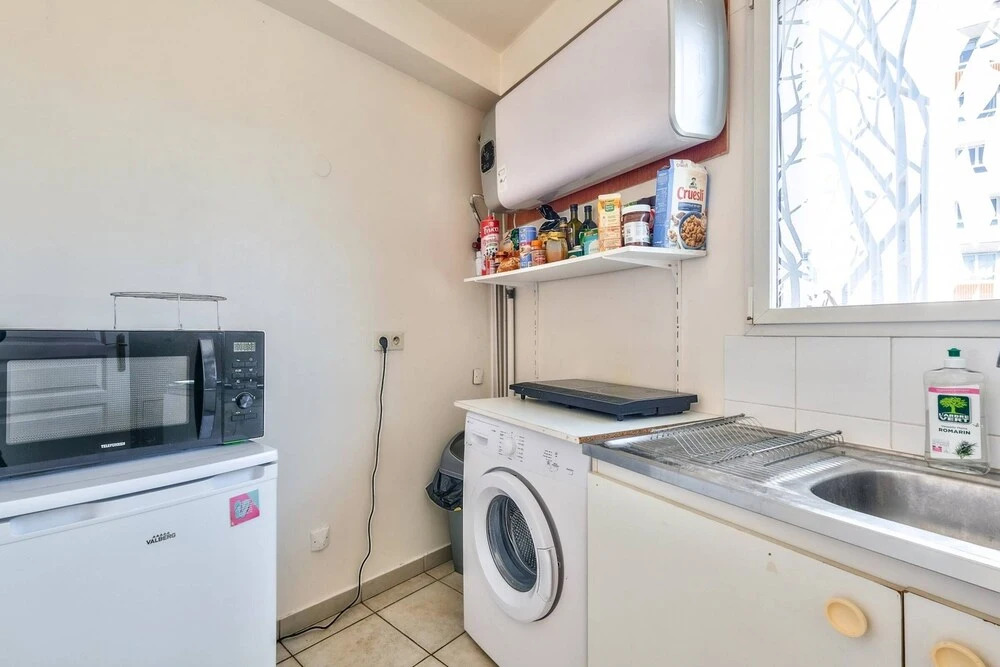 Nice 2 Room Apartment in Paris
