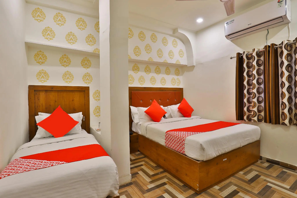 OYO 30712 Hotel Surya