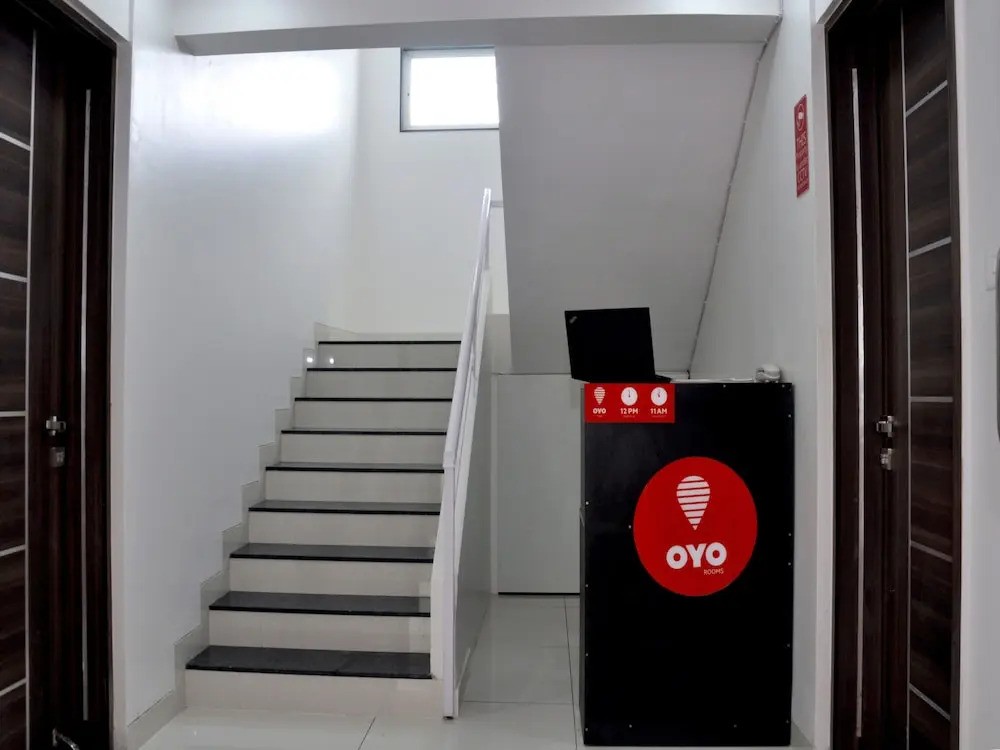 OYO 9533 Hotel Milind Villa