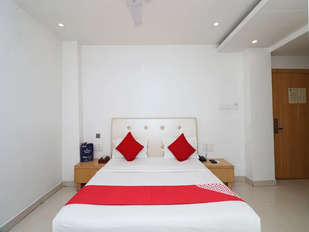 OYO 5843 Hotel Yash Inn