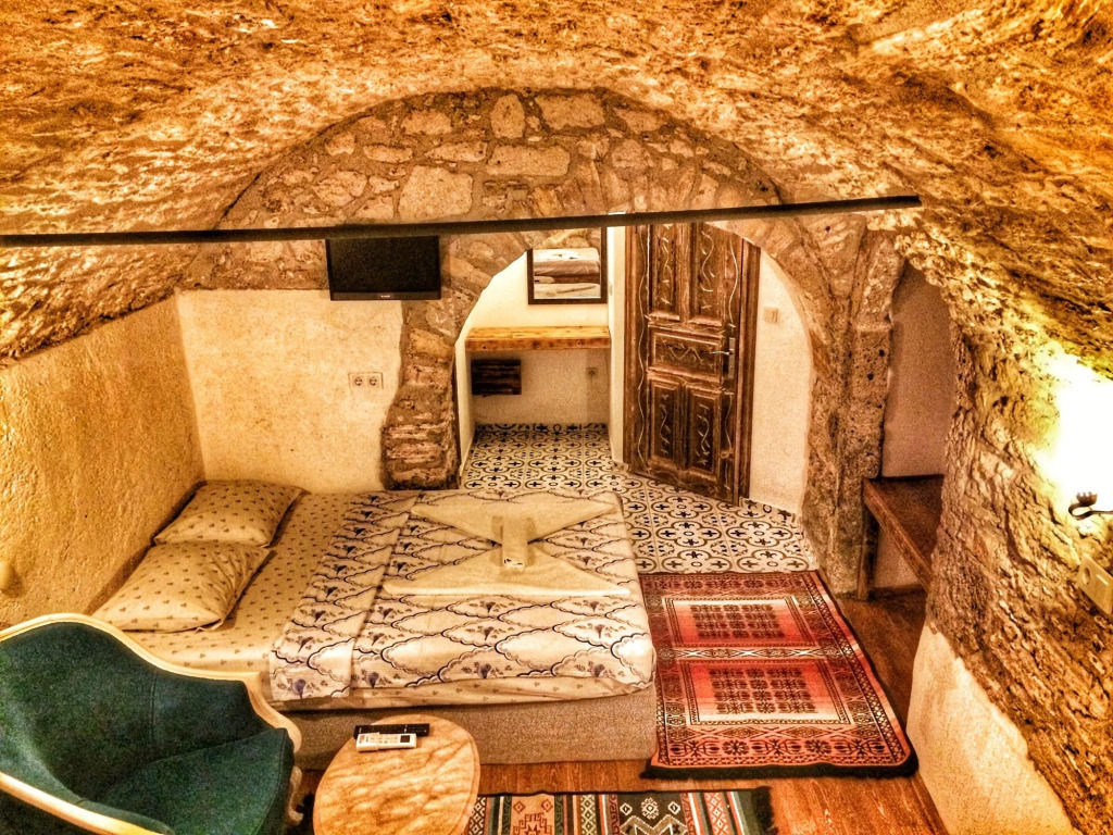 Parmis Boutique House