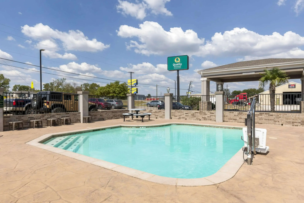 Quality Inn & Suites Groesbeck North