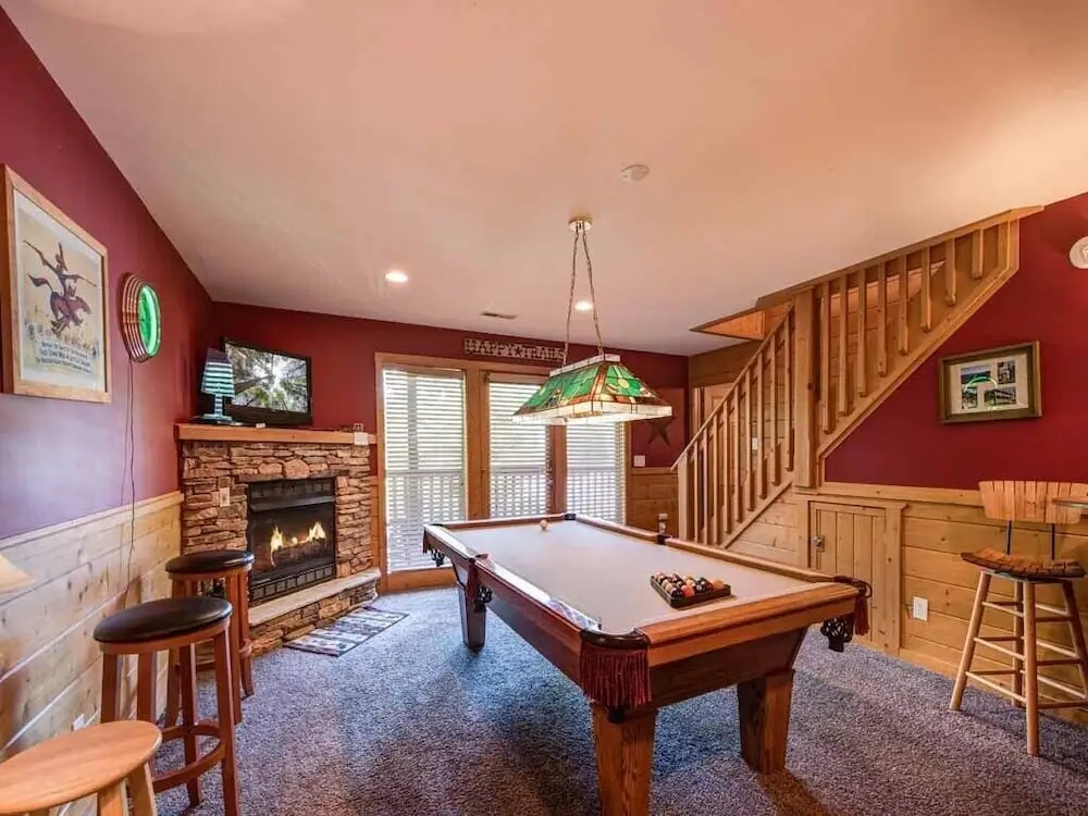 Big Sky Cabin - Two Bedroom Cabin