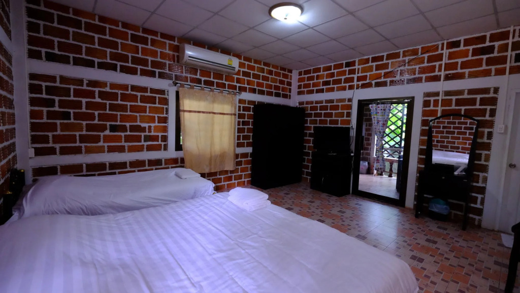 Baan Kwan Charoen Bungalow