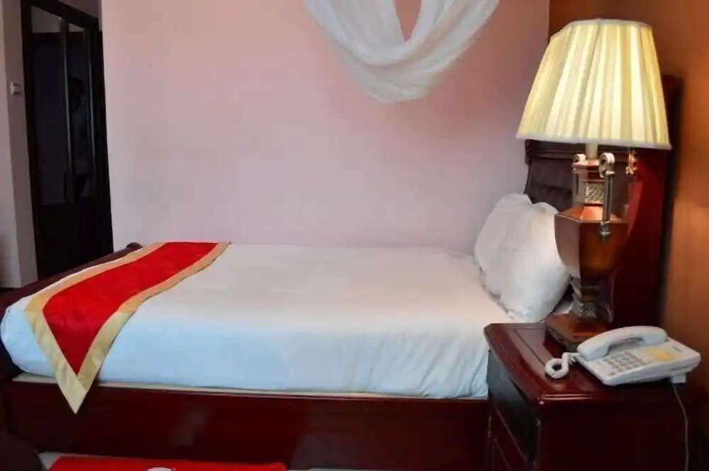 Lewi Resort and Spa