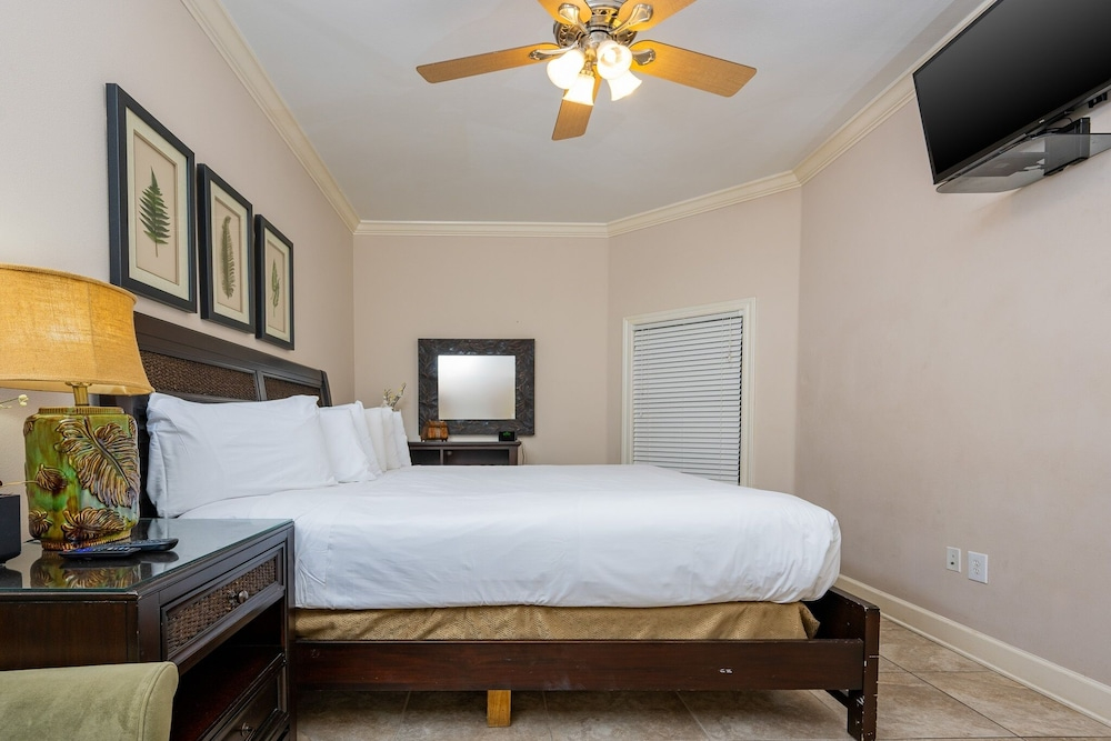 Phoenix West 2605 3 Bedroom Condo