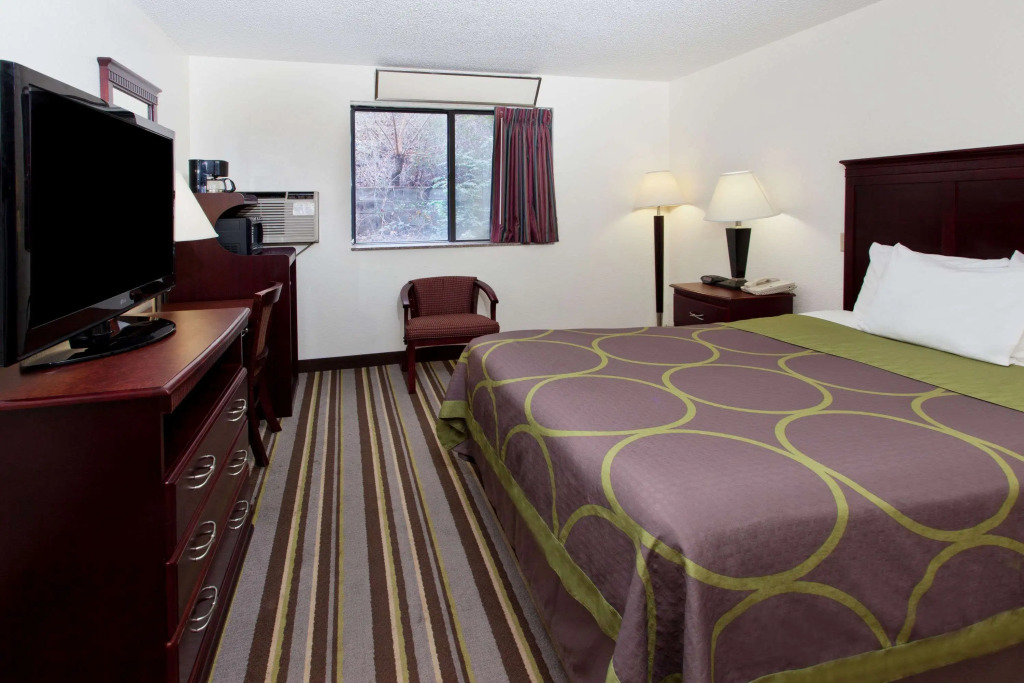 Super 8 by Wyndham Tuscaloosa