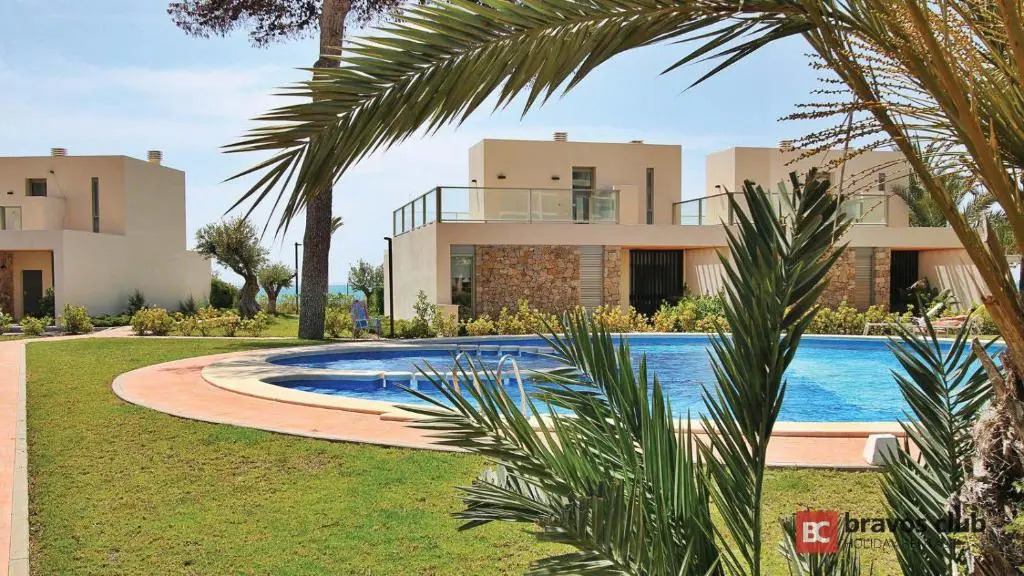 Vila Paradis 2B by Bravos Club