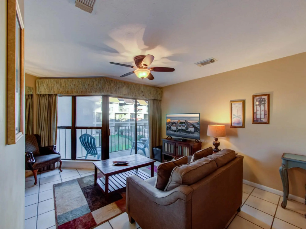 Two bedroom, two and half bath condo walking distance to The Hangout