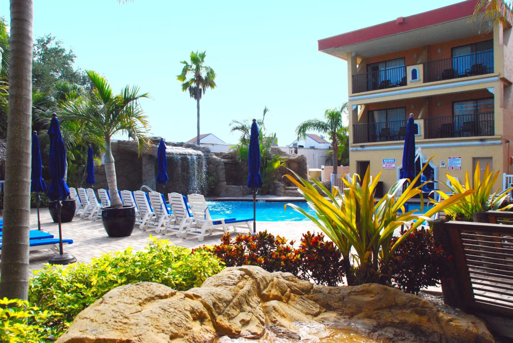 Coconut Cove All-Suite Hotel