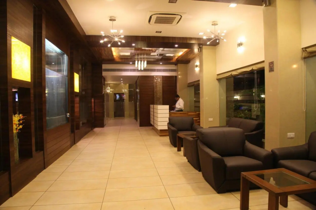 Le Grande Residency