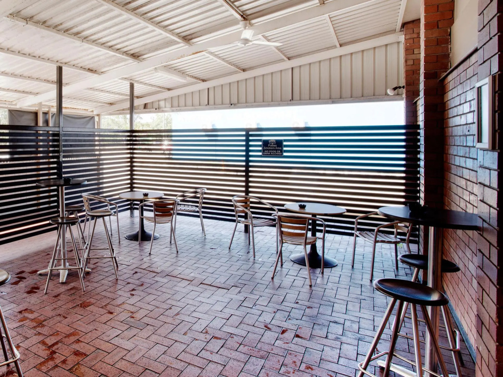 Upper Ross Hotel