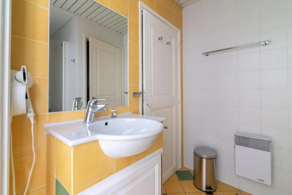 La Guitare 21 - Cozy Studio in Center of Cannes, Just Behind Grand Hotel
