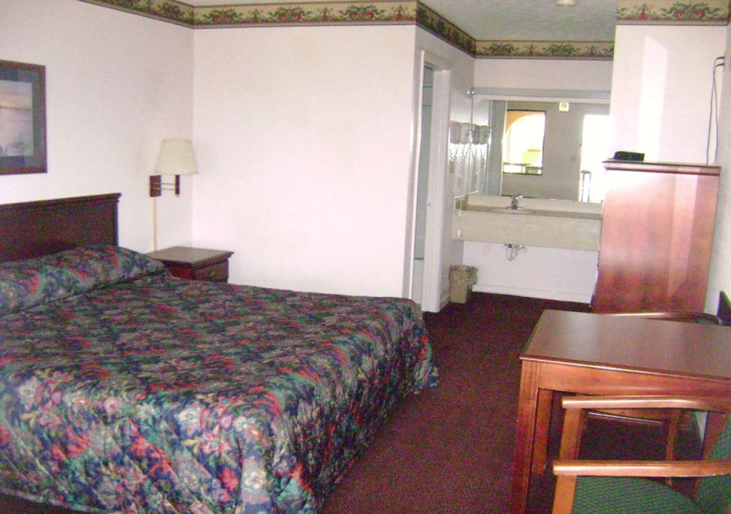 Garden Inn & Suites