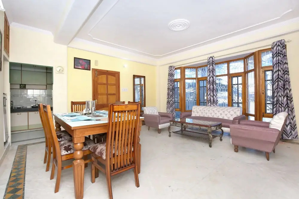 OYO 10862 Home Luxury 3BHK Chota Shimla