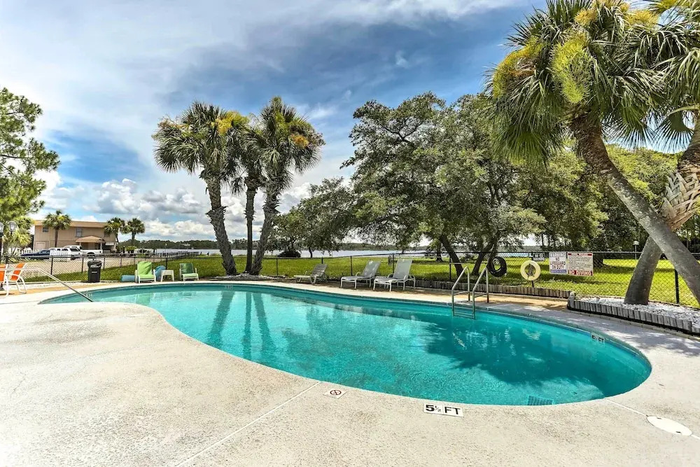 Cute PCB Condo by Lake Powell w/ Pool Access!