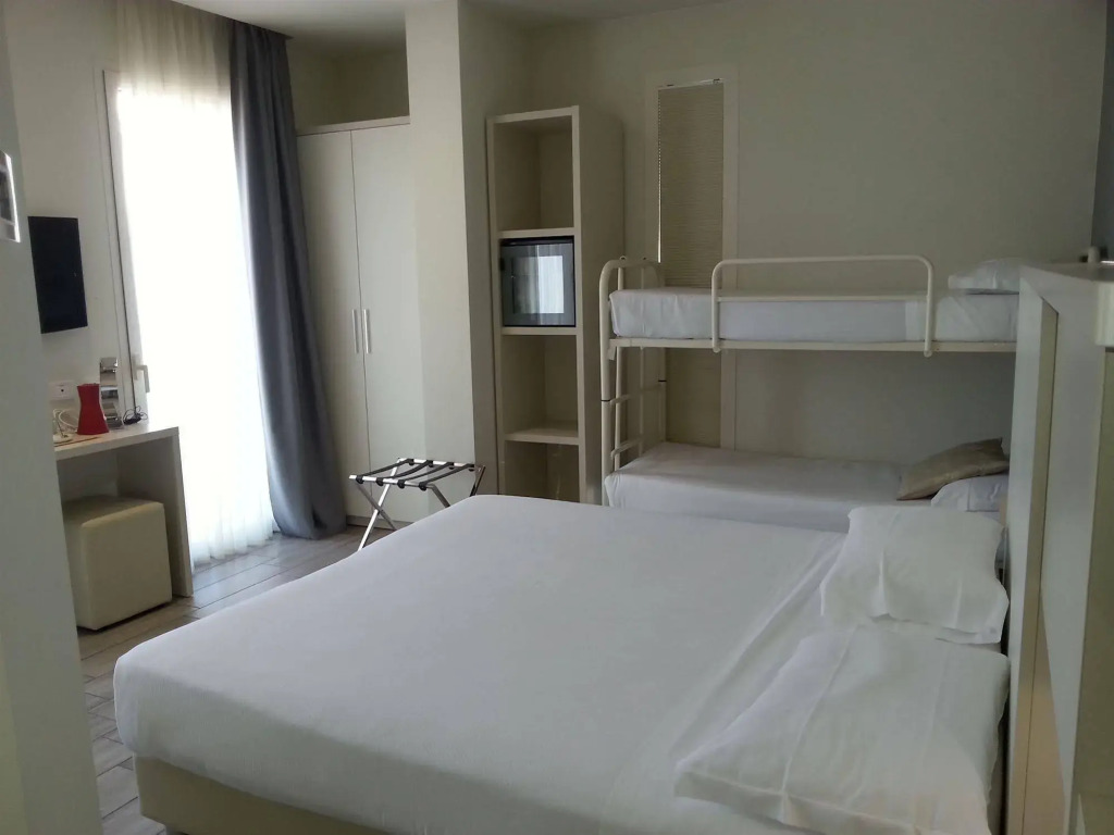 LHotel