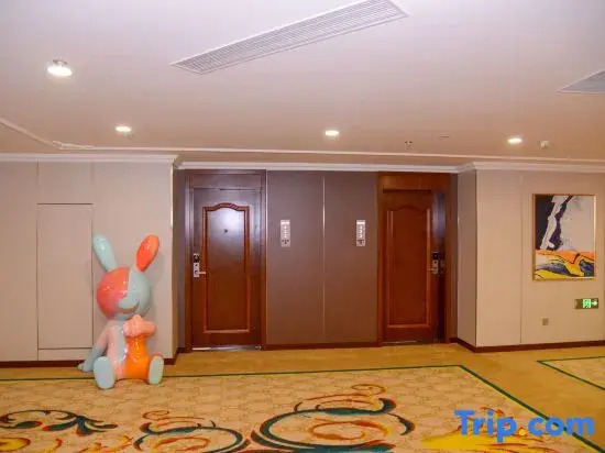 Longkou Nanshan Castle Hotel