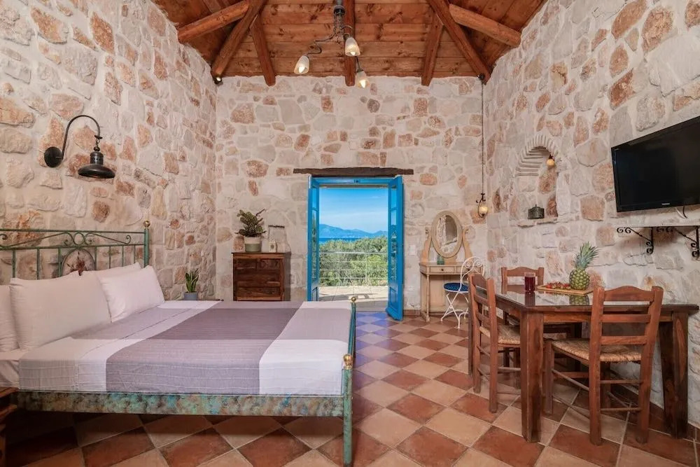 Strofilia Stone Residences